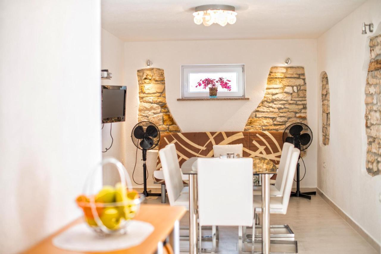 Apartments Salcinovic Medulin Exterior photo
